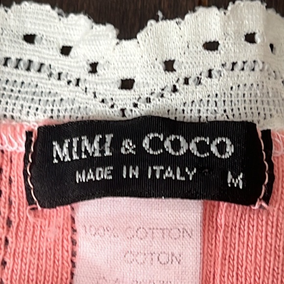 Mimi & Coco melon colored tank top w/ white lace trim sz M - Picture 2 of 5